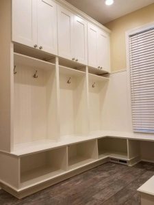 24862496_1919081001642475_8818770097054356041_n 2 (2)